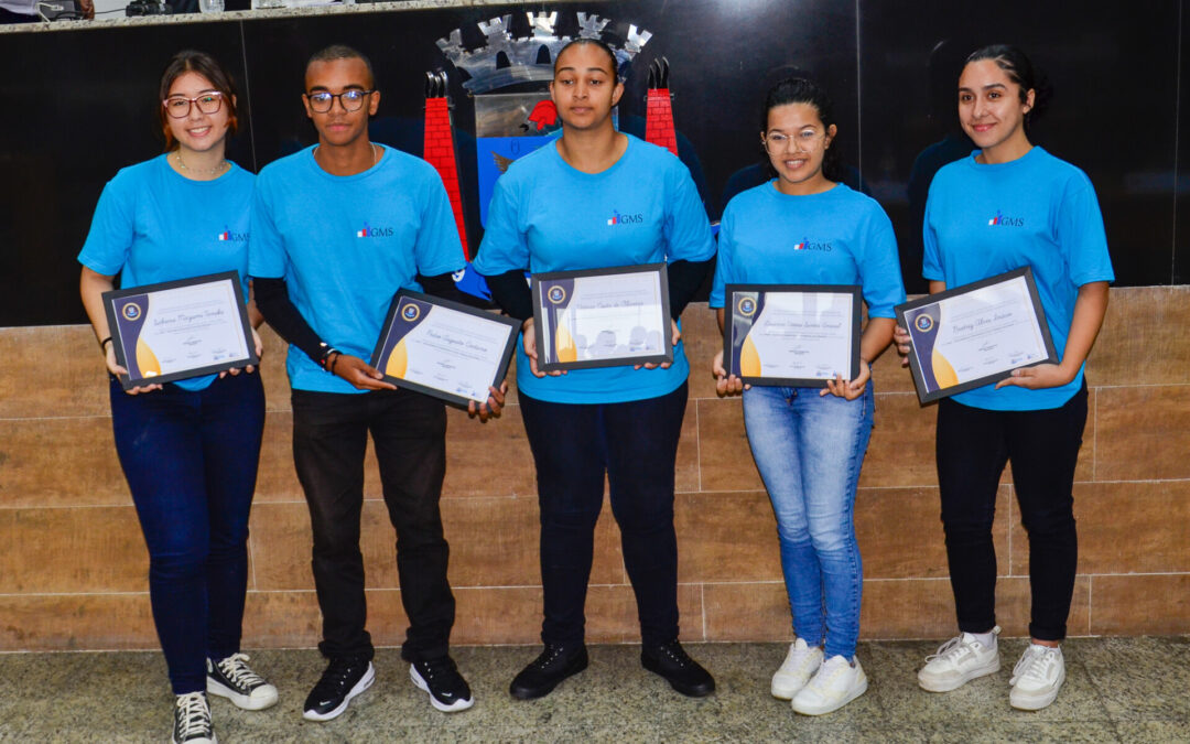 Voto Consciente: Adolescentes participam de diplomação simbólica na Câmara Municipal